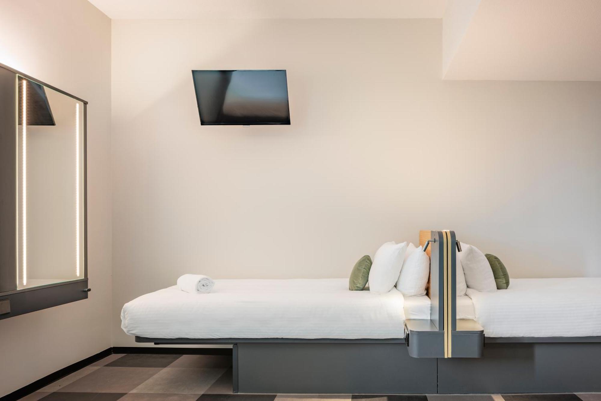 Maxhotel Amsterdam Airport Schiphol - Recently Renovated Hoofddorp Εξωτερικό φωτογραφία