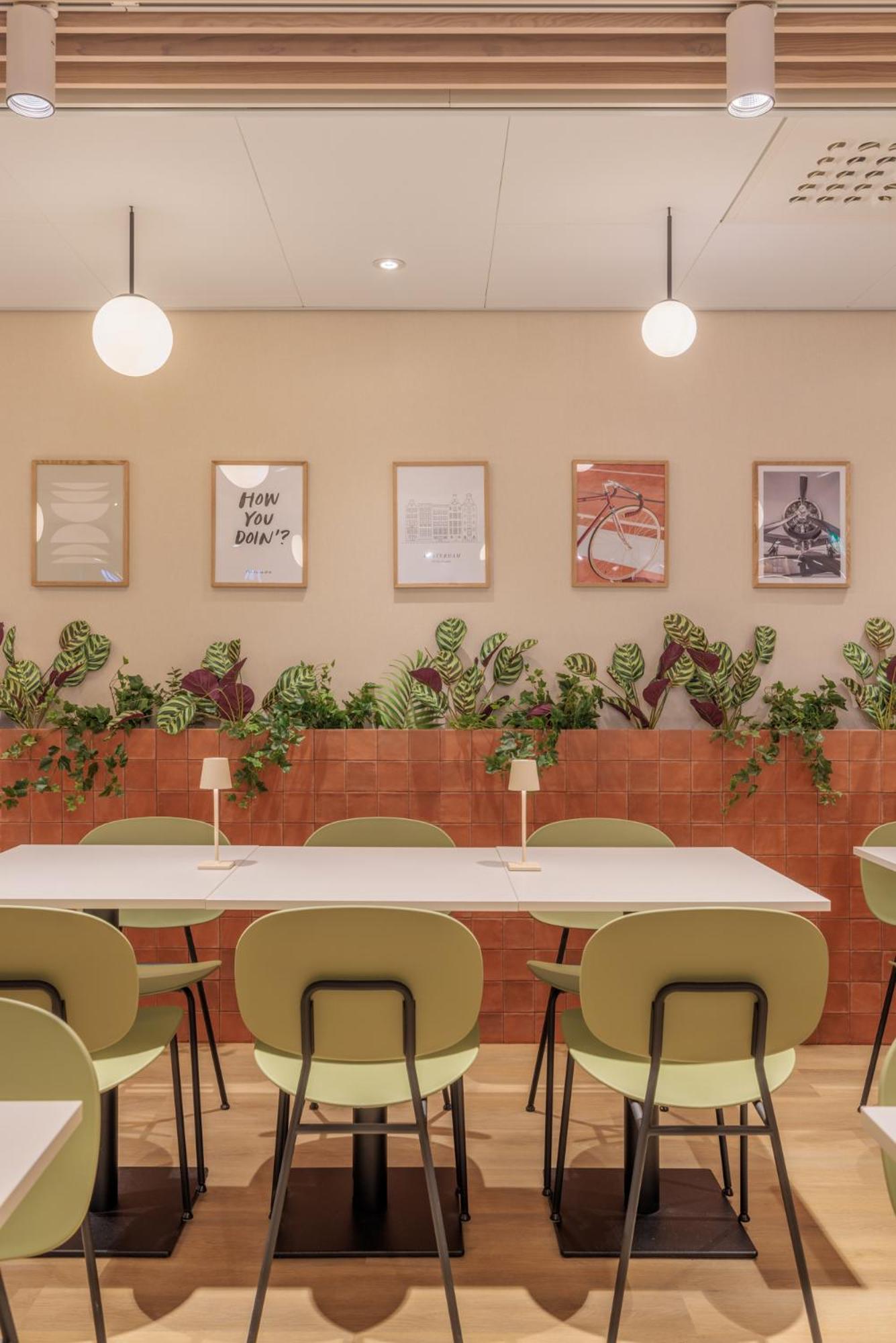 Maxhotel Amsterdam Airport Schiphol - Recently Renovated Hoofddorp Εξωτερικό φωτογραφία